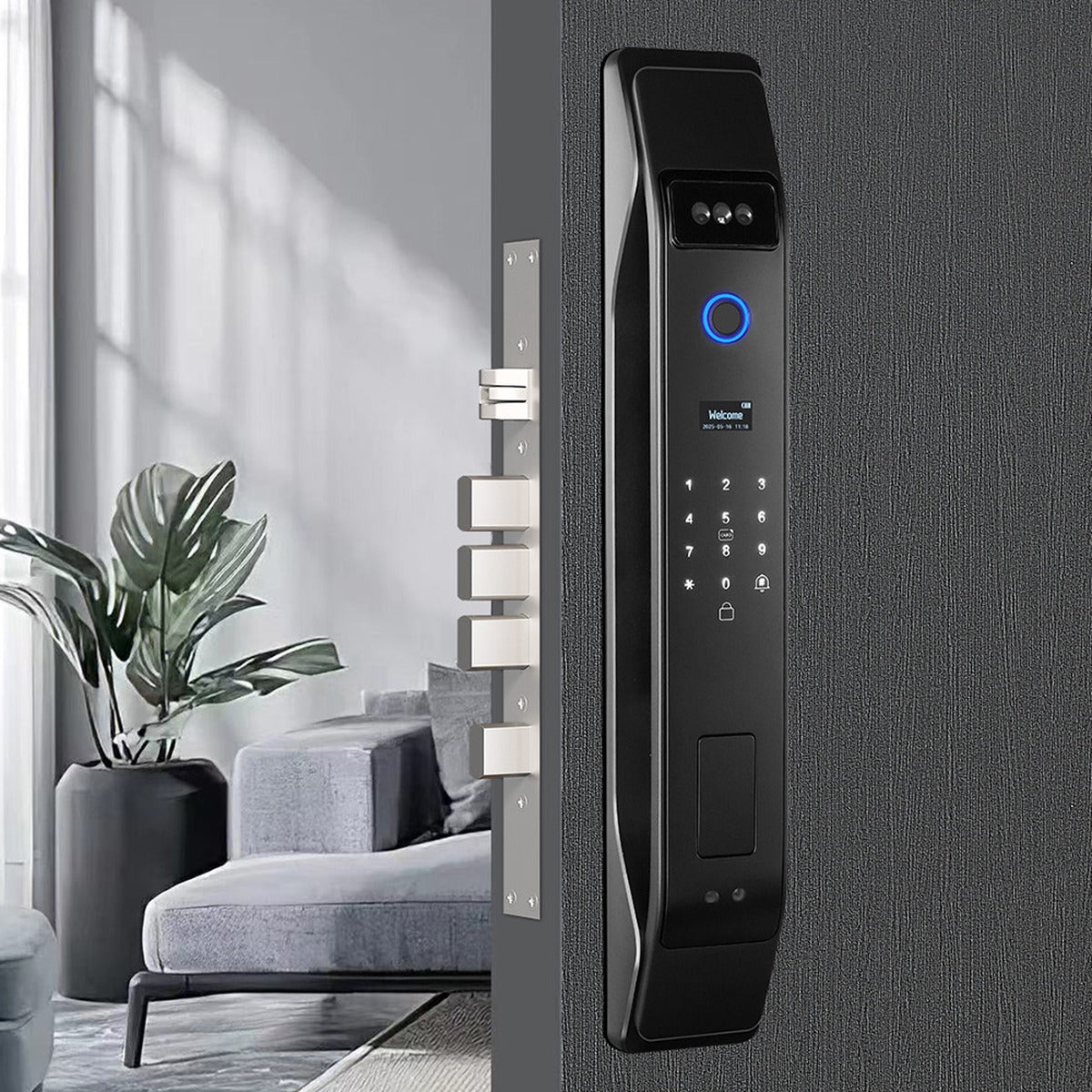 Cerradura inteligente Heavy Protec H6 instalada en la puerta de una vivienda